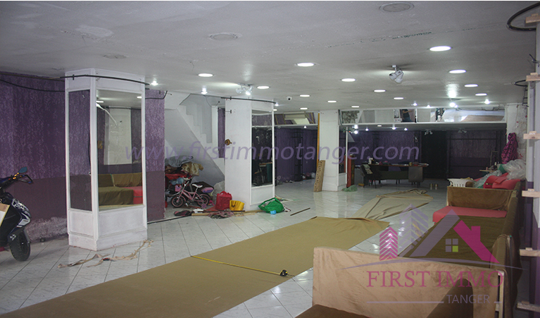 SPACIEUX LOCAL AU CENTRE A LOUER