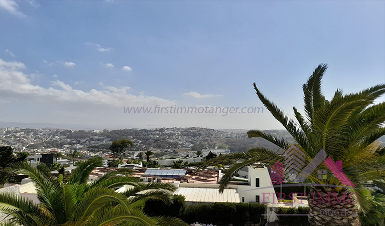 Villa duplex vide avec vue panoramique à louer