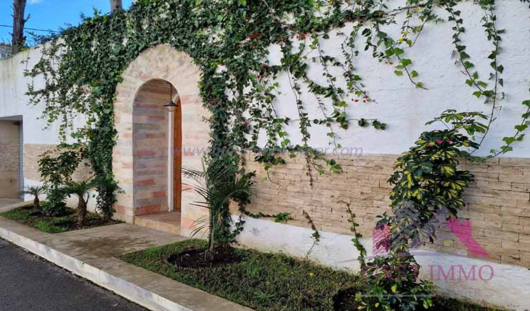 LUXUEUSE VILLA MEUBLÉE A LOUER