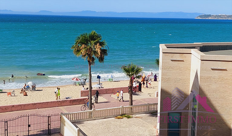 CHARMANT APPARTEMENT AVEC VUE SPLENDIDE SUR MER